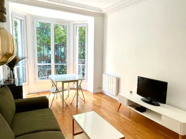 Très bel appartement haussmanien à Ternes 