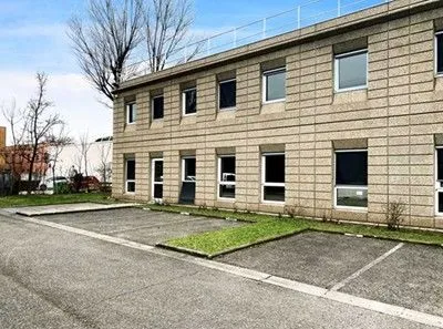 Bureaux privatifs en coworking situés à proximité de la gare de Feyzin 