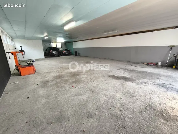 Bureau 210 m² 