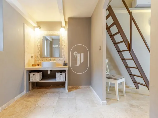 Villa avec piscine, jardin et vue à vendre à Apt 