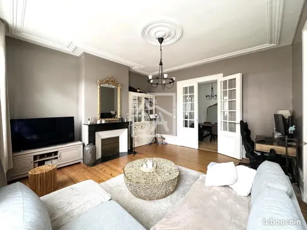 Maison 8 pièces 146 m² 