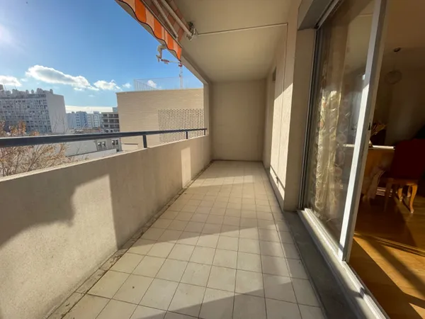 Appartement T3 Villeurbanne Gratte-Ciel 69100 - Traversant Nord / Sud - Balcon à vivre 