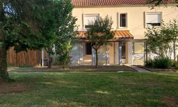 AGEN 47000 Immeuble 8 pièce(s) 218.71 m2