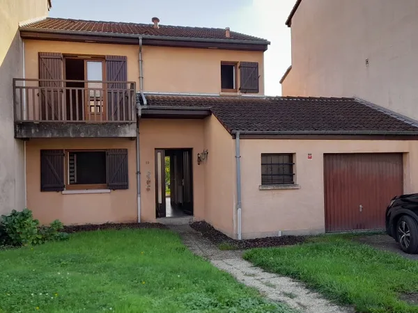 Charmante maison à Woippy dans une impasse . Environnement c 