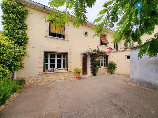 A vendre Gard (30) - Maison de village P5 avec cour et garage 