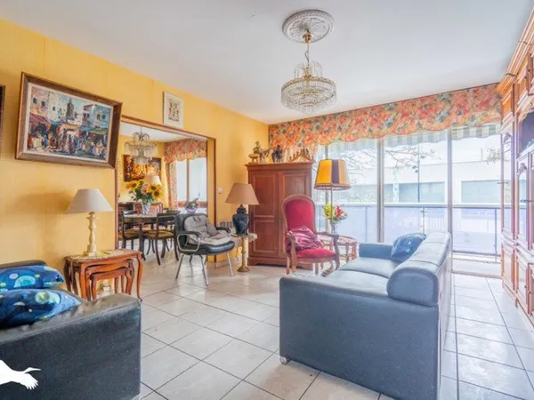 Appartement de 5 pièces principales 