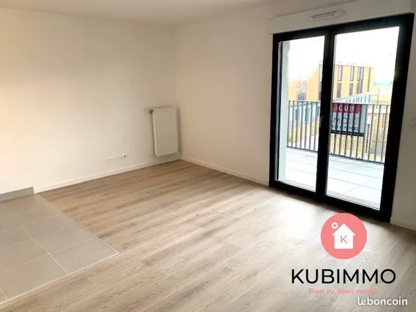Studio 1 pièce 32 m² 