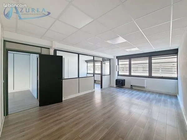 Bureau 68 m² 
