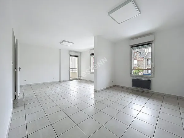 Nantes Sainte-Thérèse / Local commercial ou Appartement 100m² / ASCENSEUR / BALCON / DPE en C / 