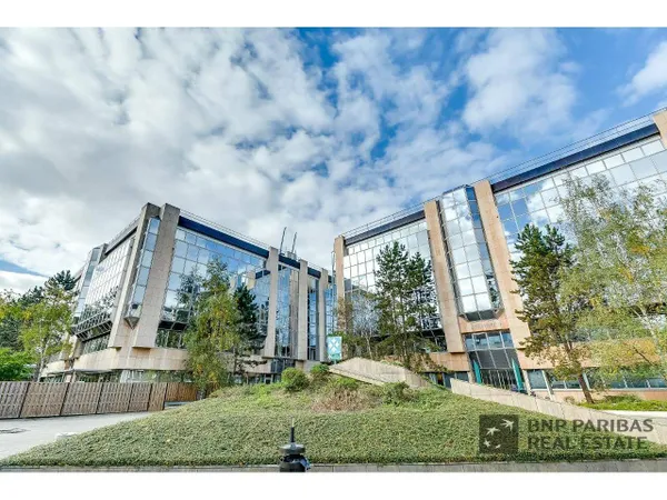 Bureaux 6 pièces 2242 m² 