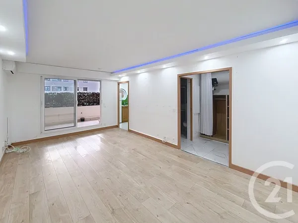 Studio 1 pièce 32 m² 