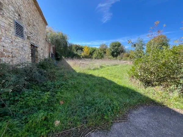 Terrain constructible 2561 m² 