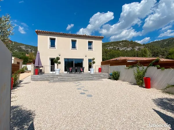 Magnifique Villa meublée récente T4 96m² Pkg/ piscine 