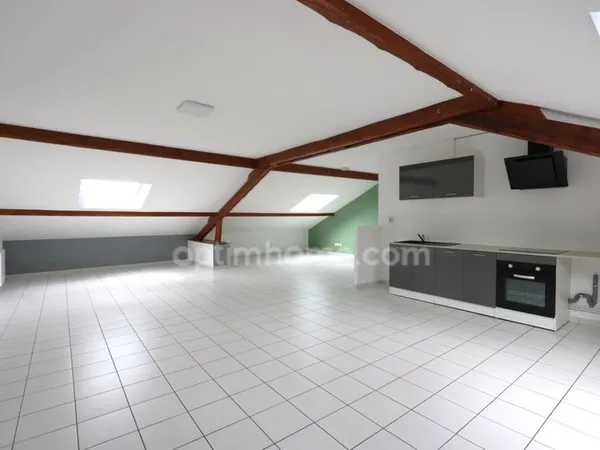 THIONVILLE (OEUTRANGE) - APPARTEMENT 5 PIÈCES AVEC 2 CHAMBRES ET GARAGE ET JARDIN ! 