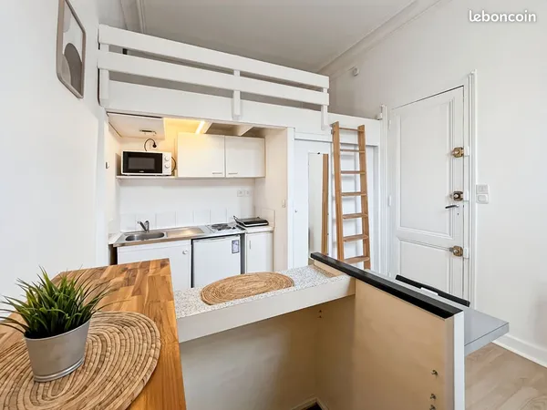Studio 1 pièce 24 m² 