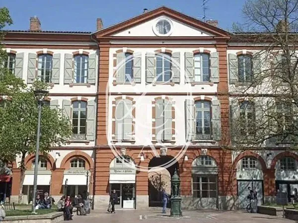 Local commercial 157 m² 