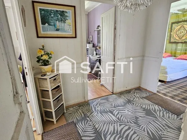 Découvrez cette superbe maison 6 pièces alliant espace et confort: 4 chambres, grand bureau, vaste 