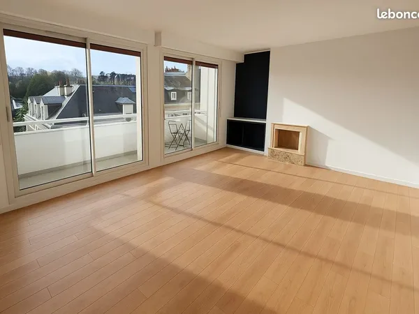 Appartement T4 de 76m2, refait à neuf 
