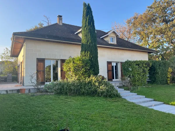 VILLENAVE D'ORNON Secteur Chambéry maison de 149 m2 sur une parcelle de 1100 m2 