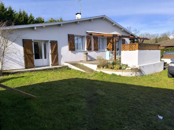 Villa de plain pied 3 chambres au sud d'Auch 