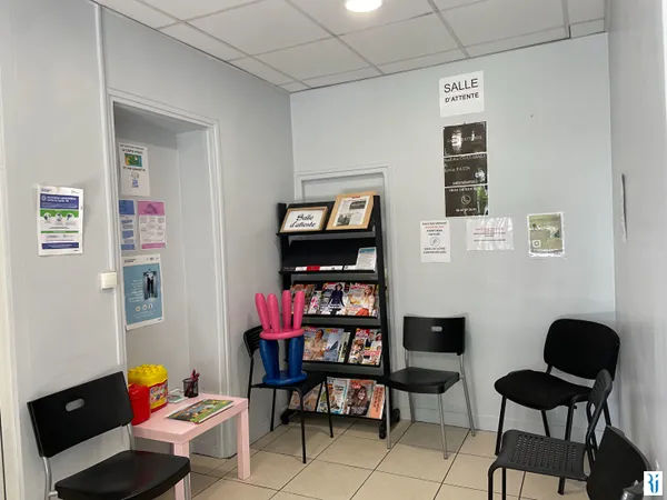 Dans POLE SANTÉ Bureaux de 70 m2 