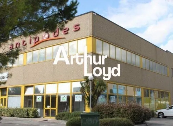 Bureaux 573 m² 