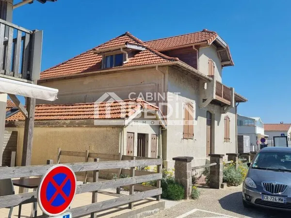 Immeuble 11 pièces 245 m² 