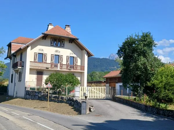 Maison 9 pièces 251 m² 