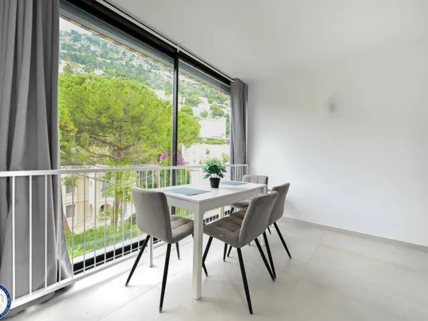 Studio 1 pièce 30 m² 