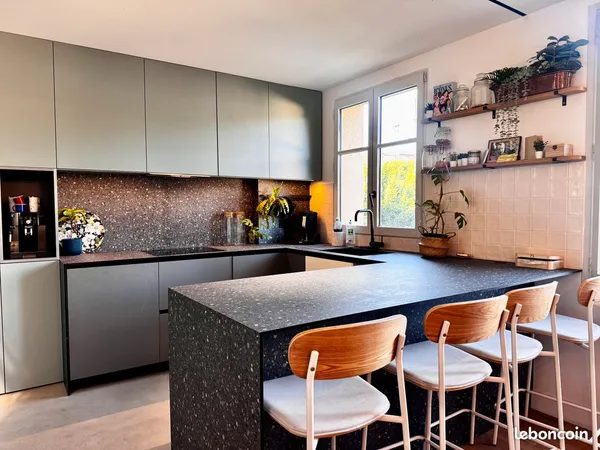 Appartement T3 rénové Horloge Tassin 