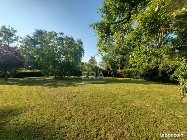 Terrain 834 m² LES GRANGES-LE-ROI 