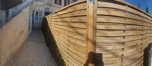 T1bis 23m² duplex meublé neuf au calme 