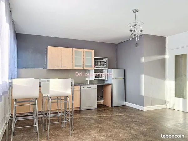 Studio 1 pièce 33 m² 