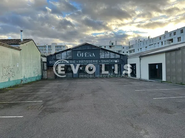 Bureaux - A LOUER - 495 m² divisibles 
