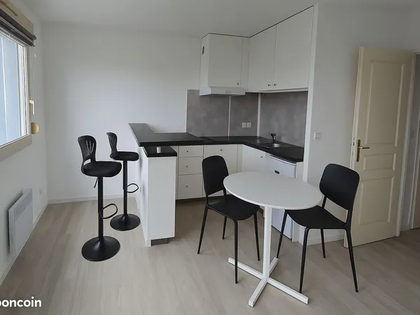 Appartement F1bis meublé 32 m² avec parking sous sol 