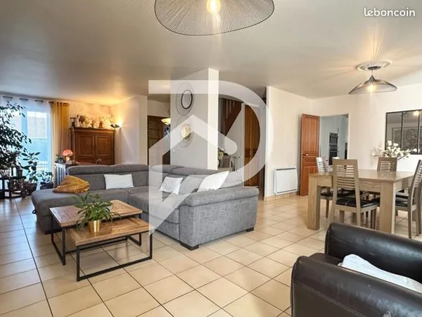 Maison 6 pièces 178 m² 