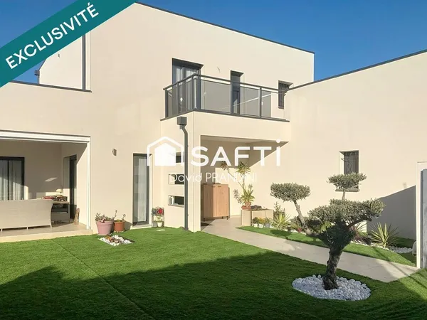 Maison contemporaine 4 chambres dont suite parentale +bureau , piscine, terrasses, garage. 