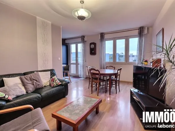 Appartement 4 pièces 82 m² 