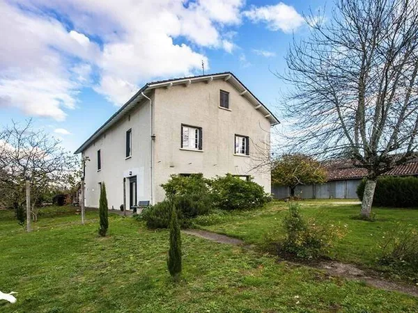 Maison de plain-pied 8 pièces 322 m² 