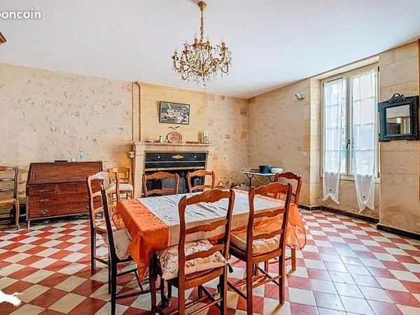 Maison 8 pièces 230 m² 