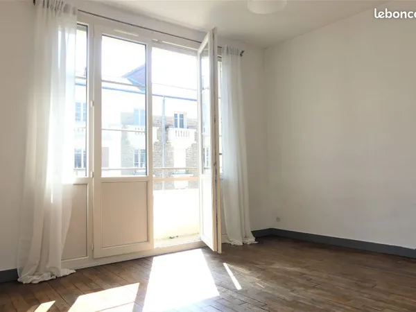 Studio 1 pièce 29 m² 