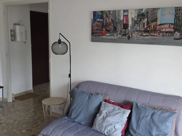 Toulon - Aguillon Appartement meublé 49m² avec balcon - 4e étage 