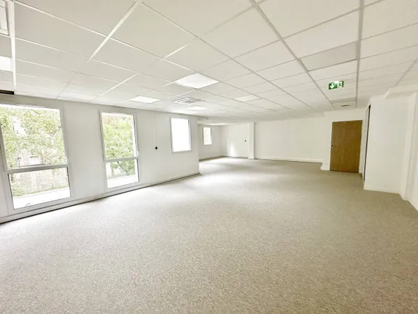 Bureaux 188 m² 