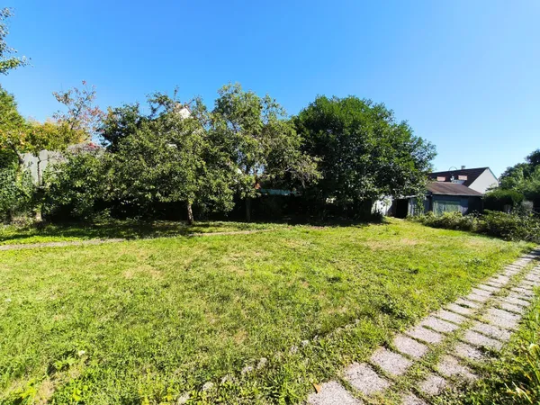 Terrain à bâtir de 310 m² à COURSON-MONTELOUP (91) 