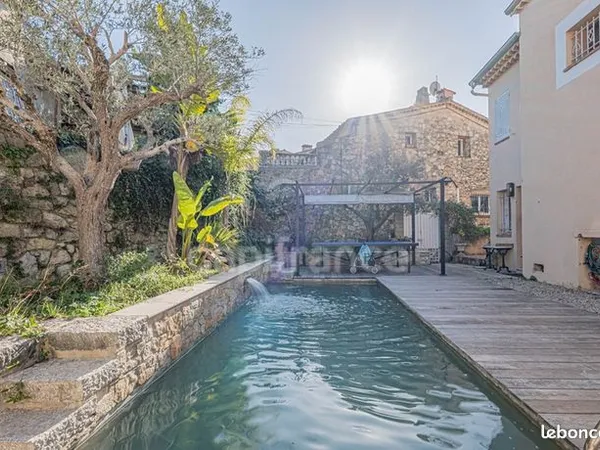 Maison 7 pièces 210 m² 