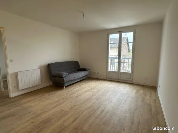 Laigneville / Appartement de type F2 meublé avec parking 