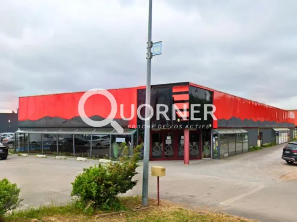 A louer local commercial d'environ 900 m2 à Bruay La Buissiè 