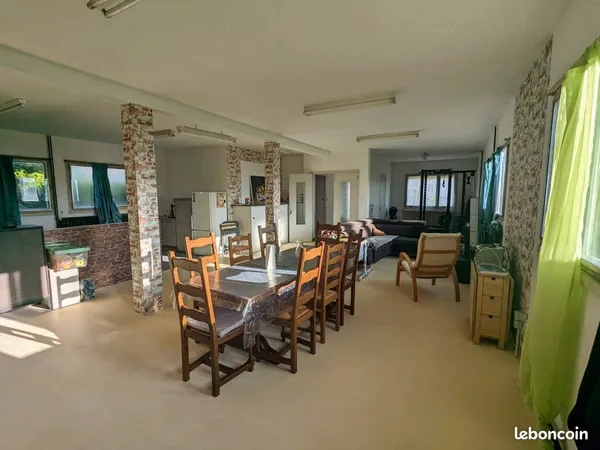 Vend maison avec jardin au centre de Cuiseaux 