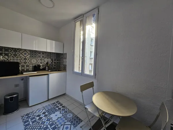 Studio 1 pièce 19 m² 
