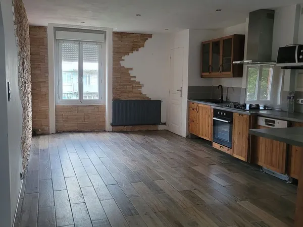 T3 83 m2 avec pièce a vivre - 40m2 